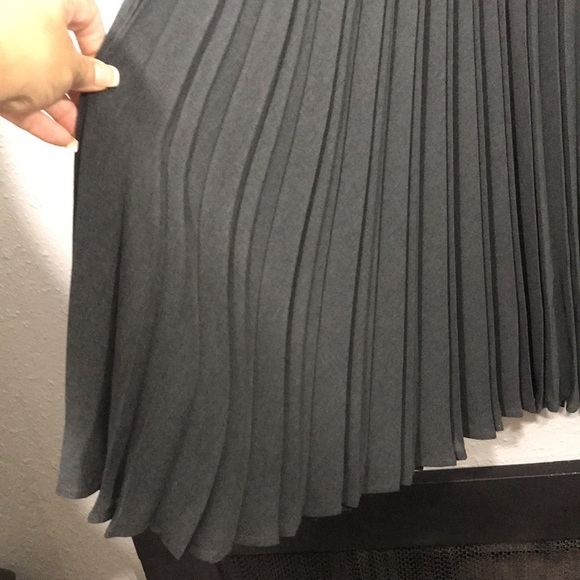 Escada Gray Accordion Pleated Maxi Fancy Skirt - Picture 3 of 10